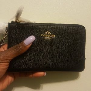 *New pictures* Coach double-zip pebble leather wristlet